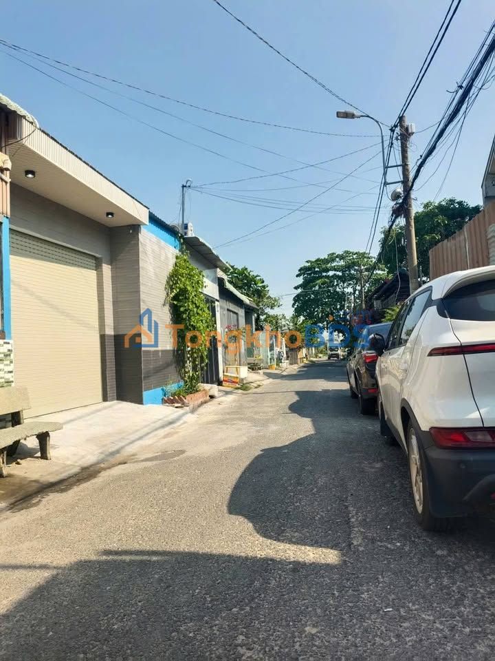 Nhà Mặt Tiền Đường Nhựa Hóc Môn 90m² - Sổ Đỏ Sẵn Sàng