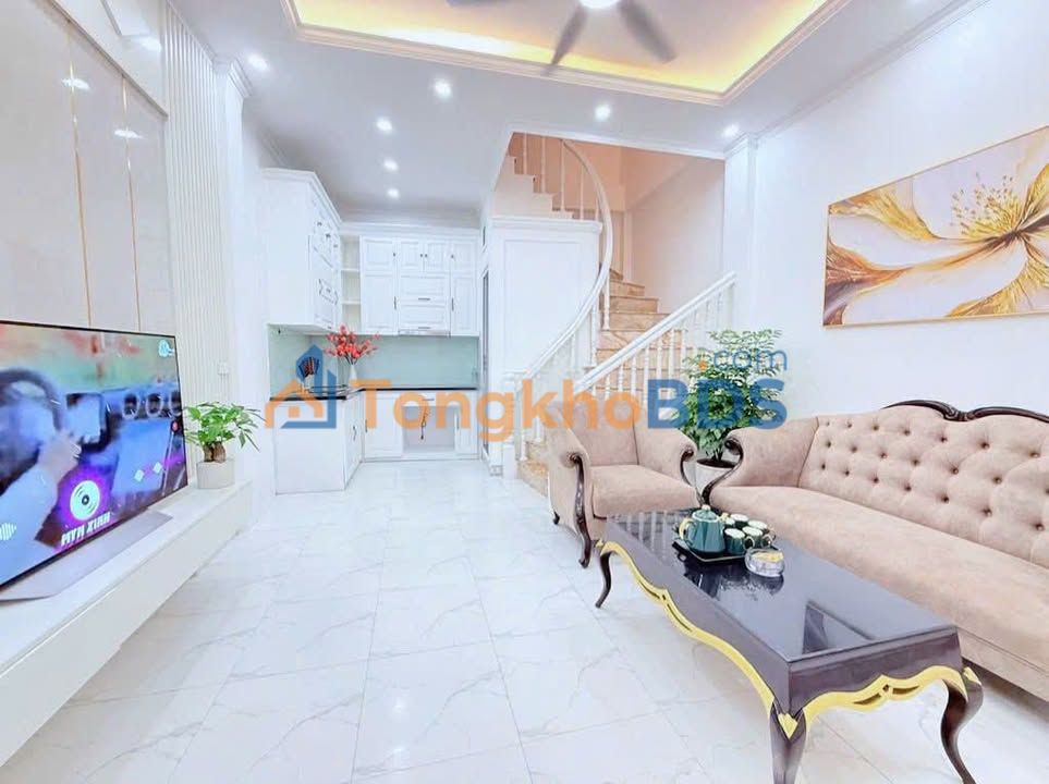 Cho thuê nhà 5 tầng Ngõ Văn Chương, Đống Đa - 3PN, Full nội thất