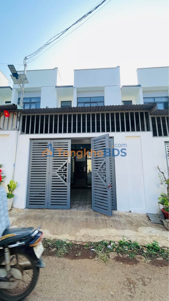 Nhà Hẻm Mai Thúc Loan, Pleiku - 90m², 3PN, Sân Ô Tô - Giá 1.9 Tỷ