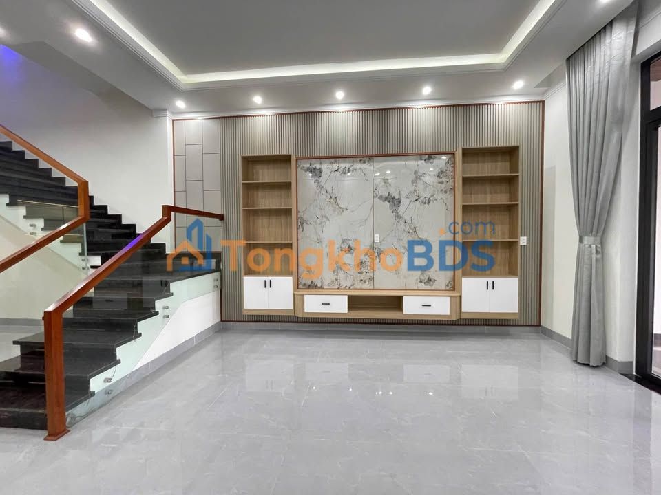 Nhà mặt tiền Pleiku Đặng Trần Côn 150m² giá 3,65 tỷ - Ô tô vào tận nhà