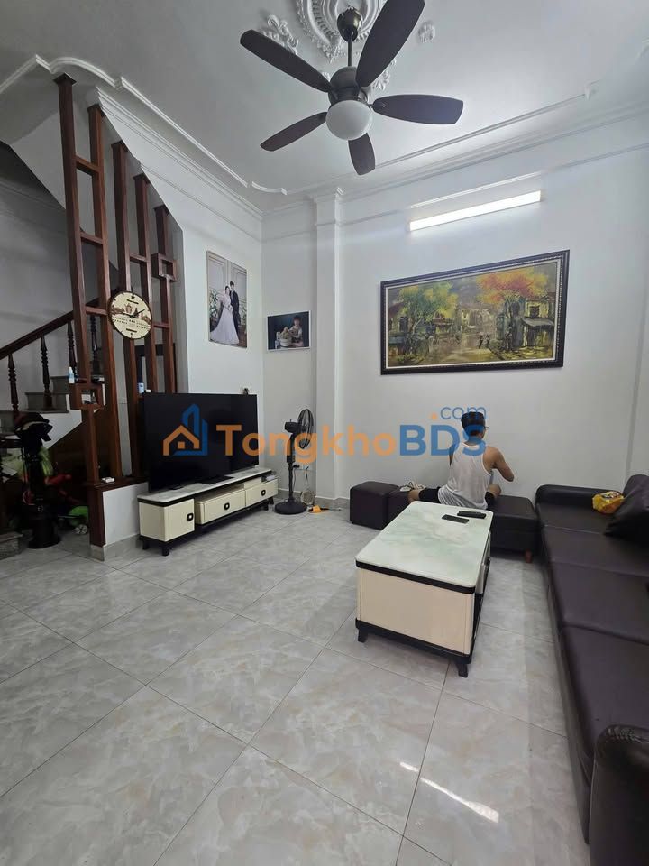 Nhà 44m² Trung Liệt, Đống Đa - Mặt tiền 6m, 4 Tầng, Giá 11 Tỷ