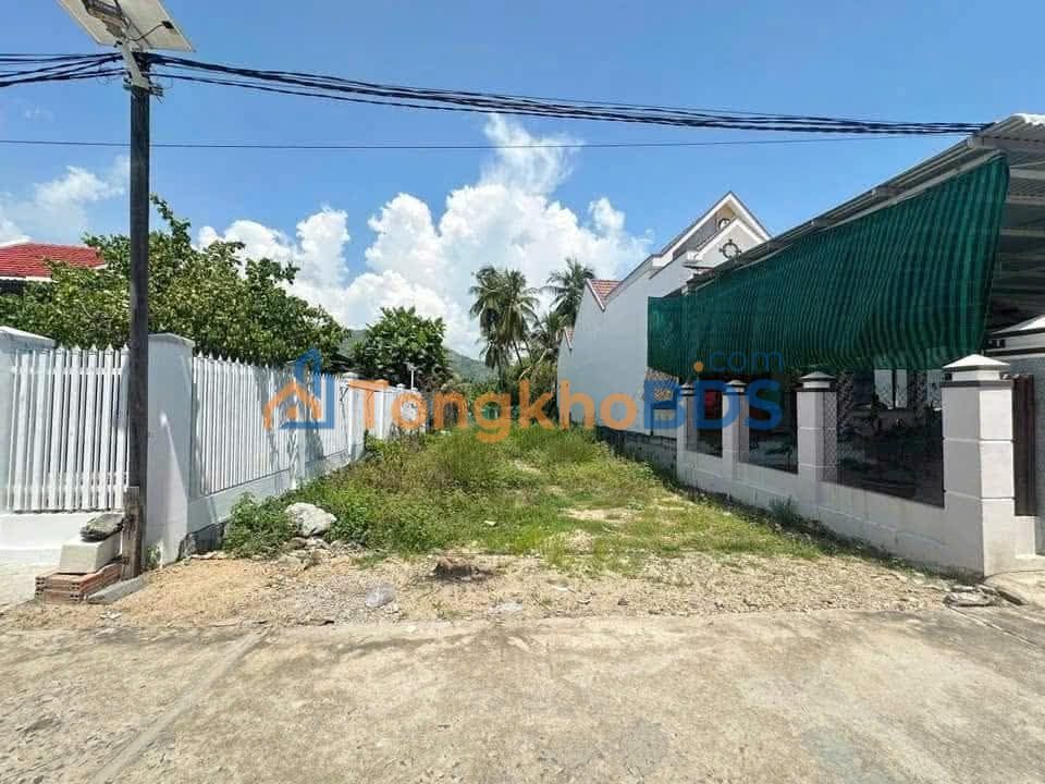 Đất thổ 224m² Xuân Tự, Vạn Ninh - Hướng Đông Nam, Sổ đỏ sẵn sàng