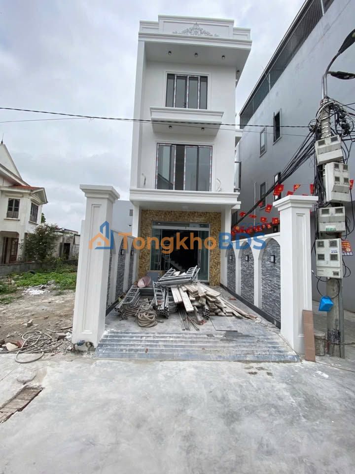 Nhà 3 Tầng 71m² Sân Cổng Riêng An Dương - 4.1 Tỷ