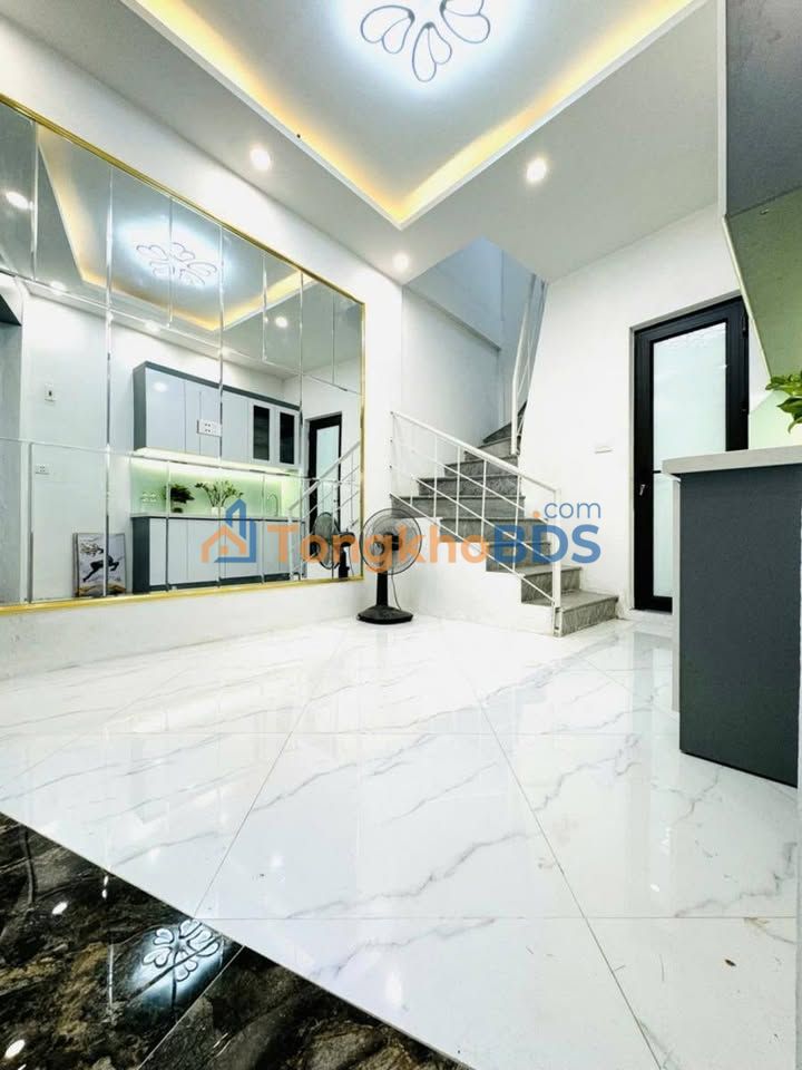 Nhà Khâm Thiên 16m² 5 Tầng - Sổ Đỏ Chính Chủ, Giá 3.8 Tỷ