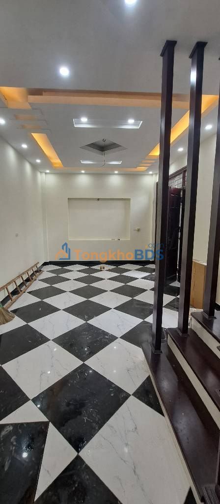 Nhà 30m² 5 Tầng Phường Yên Sở - Sổ Đỏ Sẵn Sàng