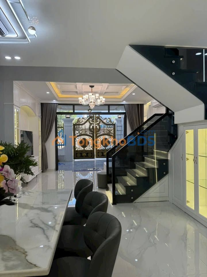 Nhà 6 Tầng Thang Máy Minh Khai 38m² - Gần Times City, Giá 11 Tỷ