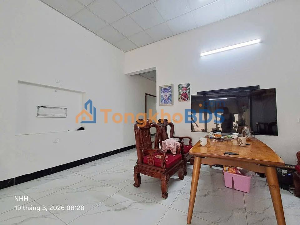 Nhà 122m² Chùa Hang, Thái Nguyên - Giá 1.x Tỷ, Sân Ô Tô Rộng