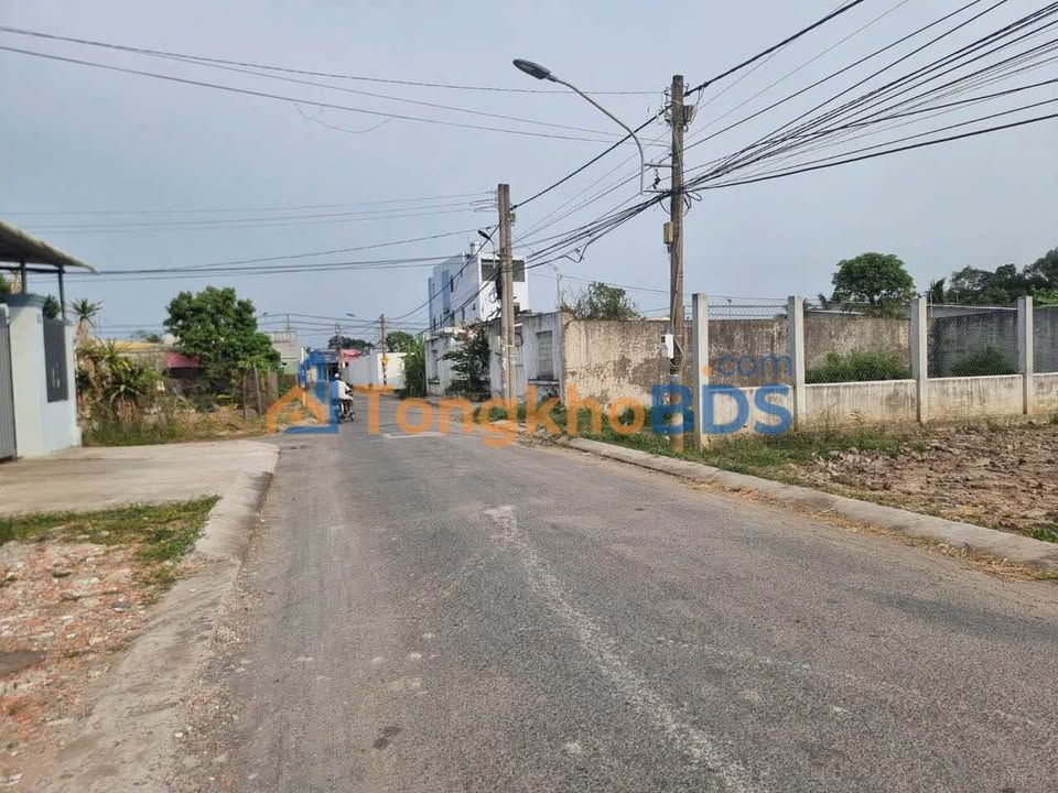 Bán Đất Mặt Tiền Nguyệt Hóa, Vĩnh Long - 465m² Thổ Cư, Giá 4.8 Tỷ