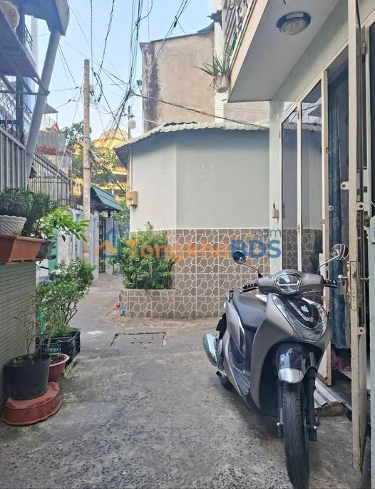 Cho thuê nhà hẻm 3m đối diện VinCom Gò Vấp, 6 triệu/tháng
