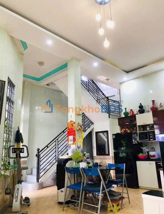 Nhà 2 Tầng Bùi Thị Xuân, Huế - 70m², 3PN, Ô tô sát nhà, 2.5 Tỷ