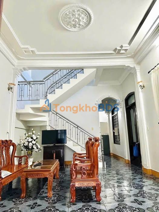 Nhà Mặt Tiền Tuệ Tĩnh, Huế 132m² - Giá 5.1 Tỷ, Kinh Doanh Sầm Uất