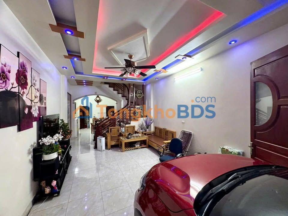 Nhà 3 Tầng Giải Phóng Nam Định 75m² - Ô Tô Đỗ Cửa, Giá 3.15 Tỷ