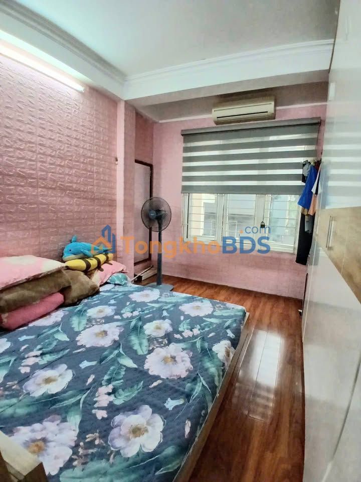 Chung cư Nguyễn Chí Thanh 41m² - 3PN, Sổ đỏ, 6.05 tỷ - Lô góc, ô tô tránh