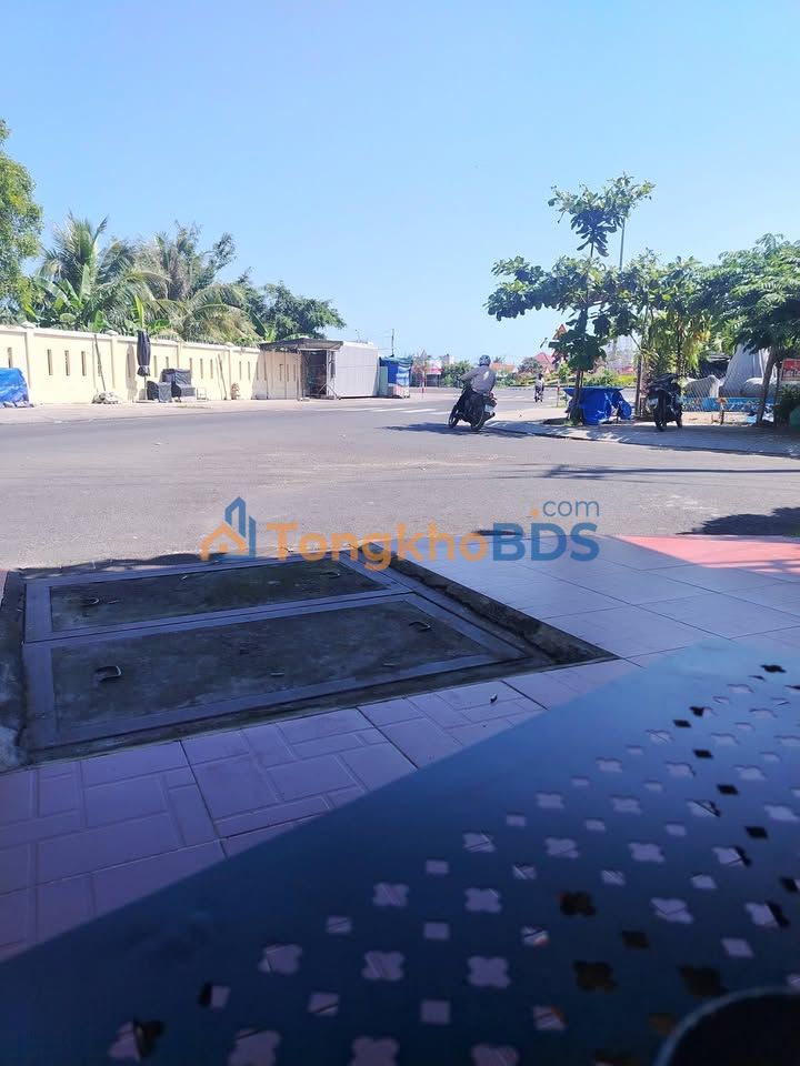 Đất Nền Tuy Hòa 100m² - Hướng Đông Nam Gần Biển, Giá 2.4 Tỷ