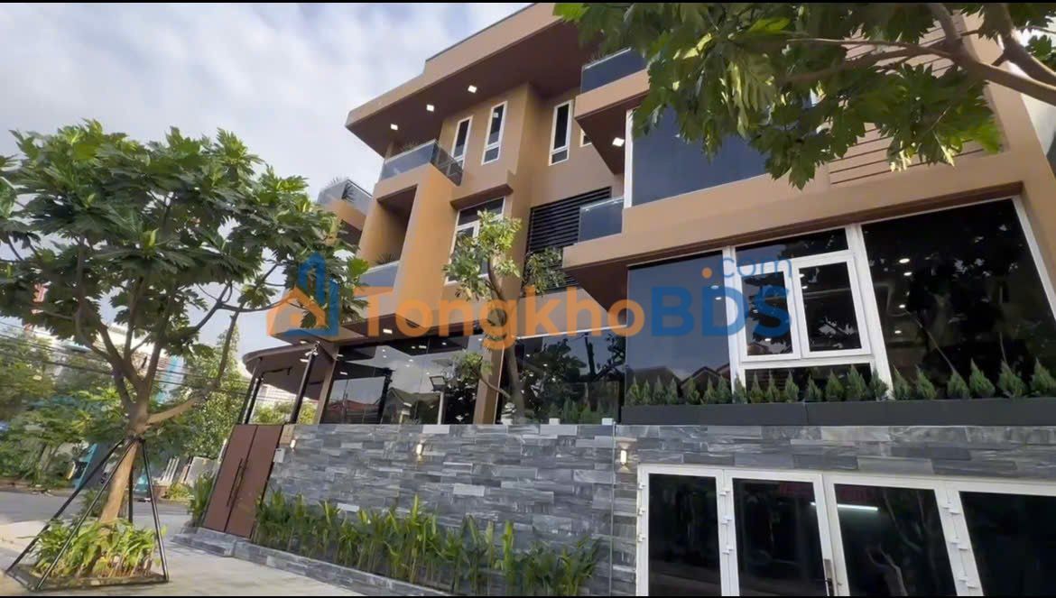 Biệt thự 4 tầng cho thuê tại Đà Nẵng - Sang trọng, sẵn sàng dọn vào ở ngay