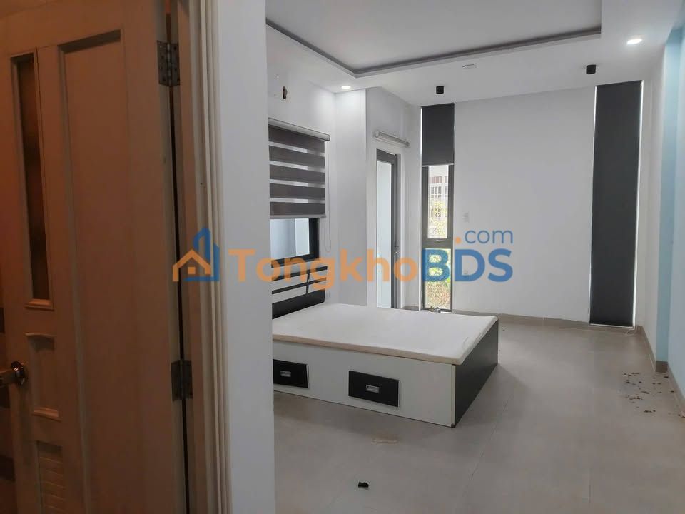 Nhà Nguyên Căn 3.5 Tầng Mặt Tiền Cao Xuân Huy, Đà Nẵng - Giá 17 Triệu/Tháng