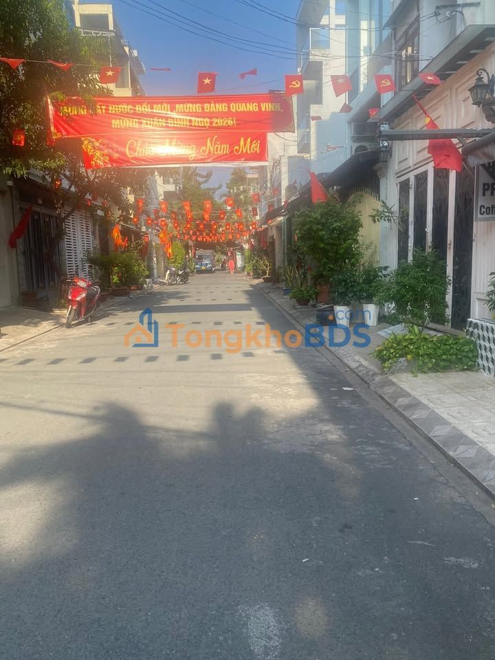 Nhà 125m² Tân Bình, Hẻm 8m - Giá 9 Tỷ - Chính Chủ TL