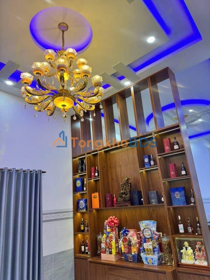 Nhà Mái Thái Phú Nhuận, Cai Lậy 300m² - View Sông Lớn, Giá 2.5 Tỷ