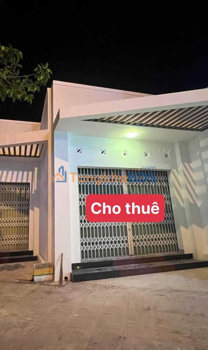 Nhà C4 Mặt Tiền Lê Duẫn, Tuy Phong - 100m² Kinh Doanh Đa Ngành