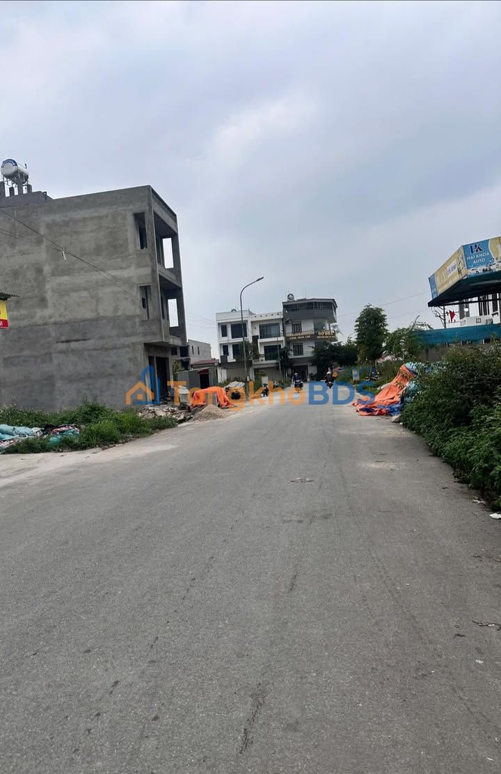 Bán Gấp Đất Vàng 108m² Mặt Tiền Kinh Doanh Sầm Uất Phường Nông Lâm, Bắc Giang