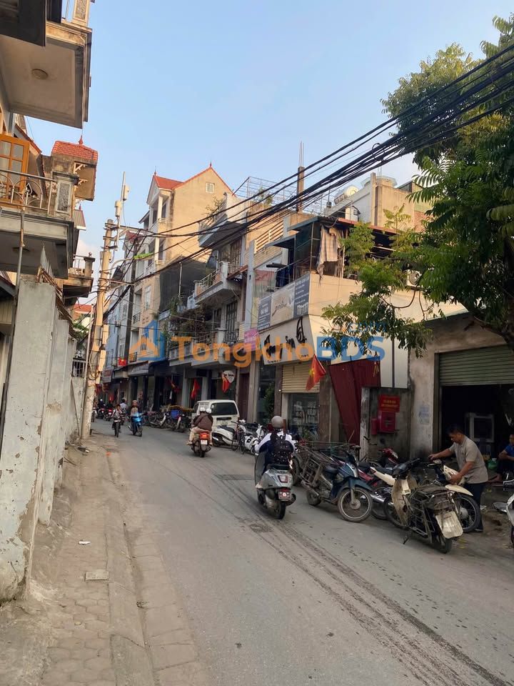 Mặt Phố Kinh Doanh 85m² - Ngay ĐH Công Nghiệp Hà Nội, 11.x Tỷ