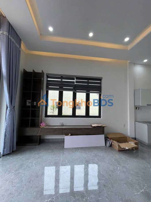 Nhà Phố Mặt Tiền Lý Thường Kiệt, Pleiku - 140m² Kinh Doanh Đắc Lợi