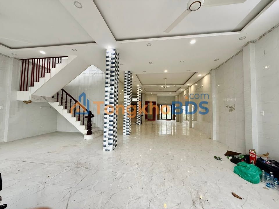 Cho thuê nhà 7PN P.3, Mỹ Tho - View công viên, sẵn kinh doanh homestay