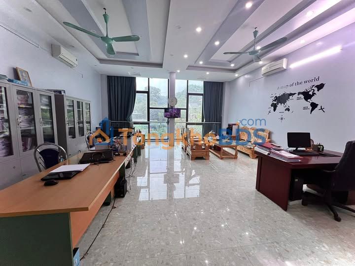 Nhà Mặt Tiền Nguyễn Trãi, TP Hà Giang - 140m² Sẵn 3 Tầng Kinh Doanh