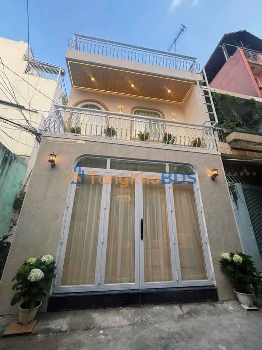 Nhà hẻm Lạc Long Quân P.8 Tân Bình 56m² 6.99 tỷ - Ô tô vào nhà