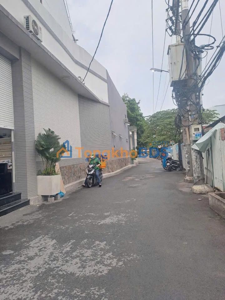 Nhà Hẻm Xe Hơi 98m² Nguyễn Văn Quá, Q12 - 2 Tầng Đẹp, Giá 4.5 Tỷ