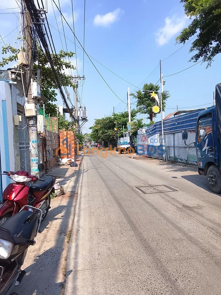 Cho thuê kho xưởng 325m² đường Phạm Hùng, Bình Chánh - Xe tải vào tận nơi