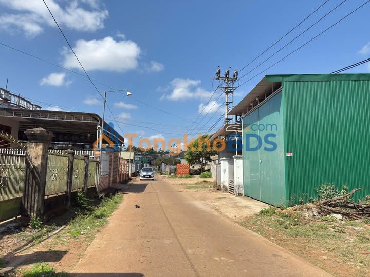 Đất thổ cư Cư ÊBur, Buôn Ma Thuột 300m² - Sổ hồng sẵn, giá 2.2 tỷ