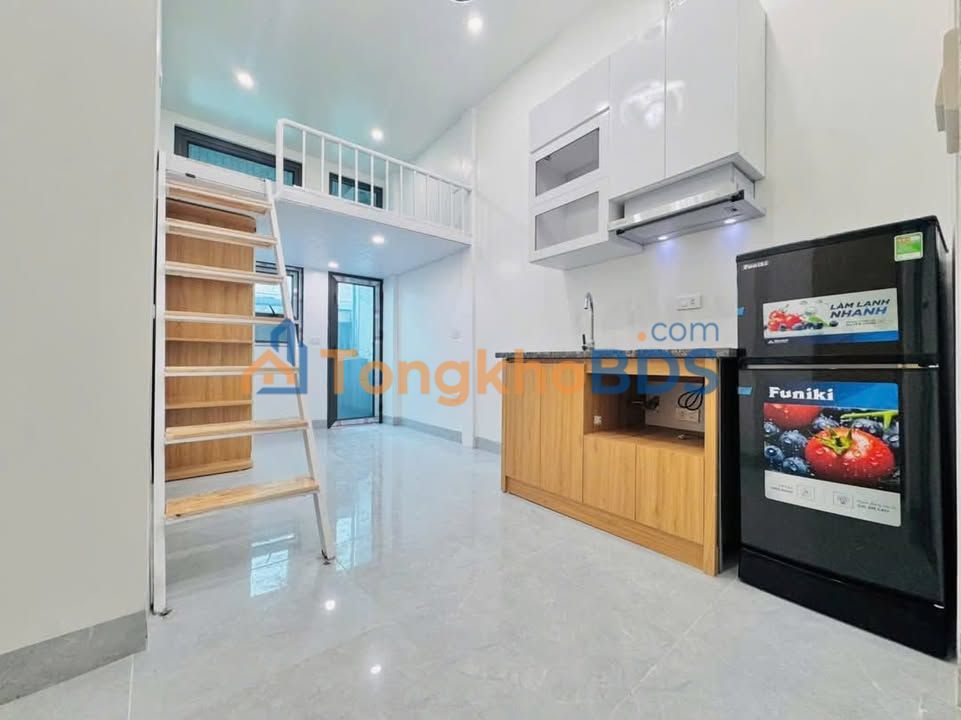 Căn hộ Nguyễn Ngọc Vũ 5.5 Triệu - Full Nội Thất, Ban Công Thoáng Mát