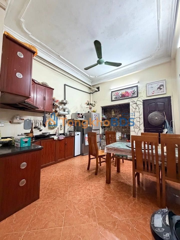 Nhà Phố Bồ Đề Long Biên 70m² 4 Tầng - Sổ Đỏ Sẵn Sàng Giao Dịch