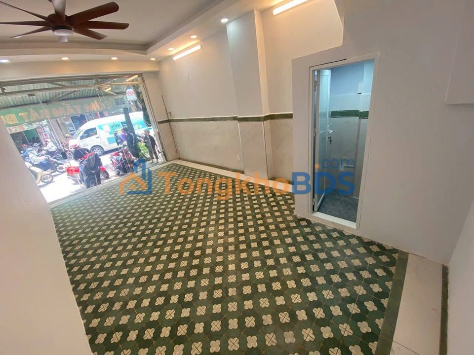 Mặt bằng kinh doanh mặt tiền Tạ Quang Bửu, Quận 8 - Vị trí đắc địa, sầm uất