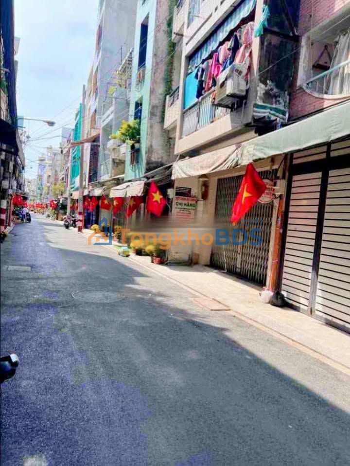 Nhà Nguyên Căn MT Nguyễn Thanh Tuyền 16 Triệu - Vừa Ở Vừa Kinh Doanh Sát Chợ