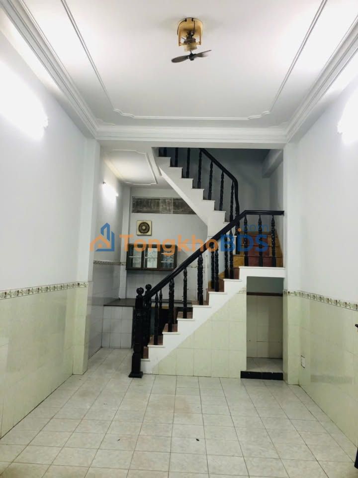 Nhà Hẻm Xe Hơi Quận 10, 4PN, Giá 22 Triệu - Sẵn Sàng Ở Ngay