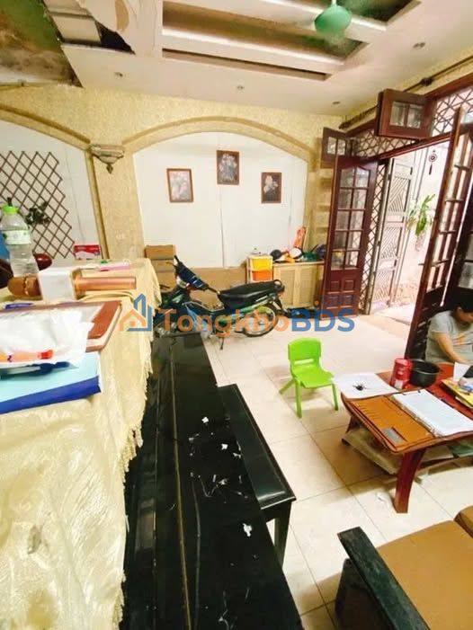 Nhà Cầu Giấy 85m² - 4 Tầng, Sổ Đỏ Chính Chủ, Giá 19.4 Tỷ