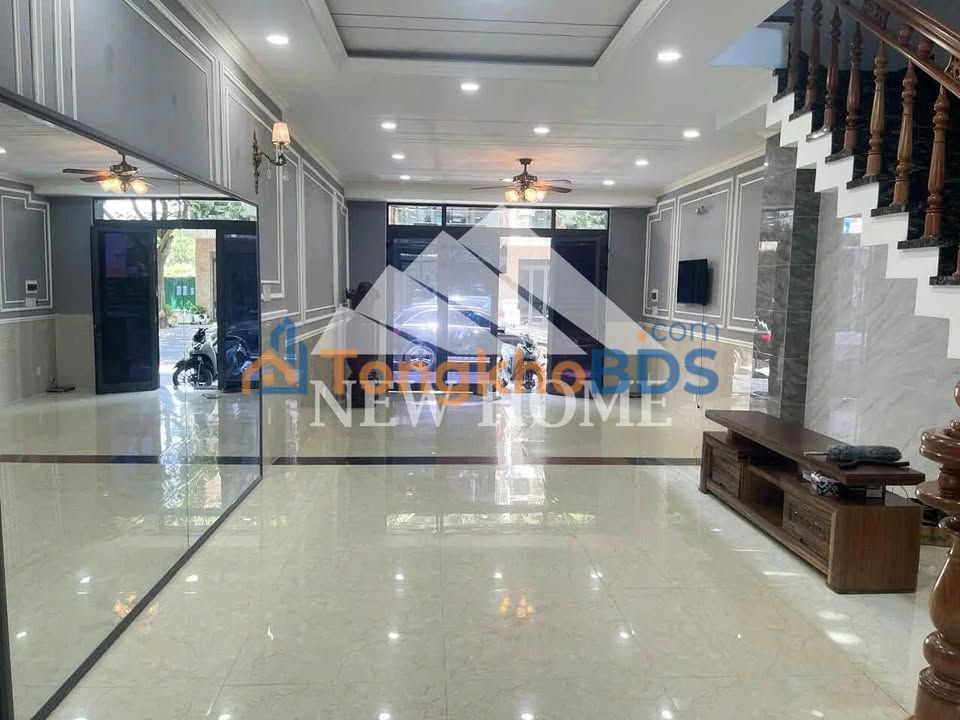 Cho thuê nhà 4 tầng mặt tiền Phước Hải, Nha Trang - 100m² kinh doanh đỉnh