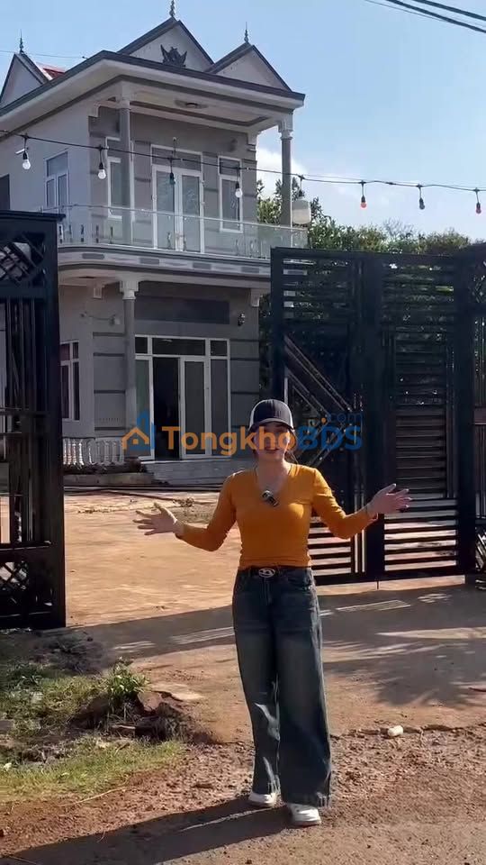 Bán Gấp Nhà 2 Lầu + Quán Nhậu 946m² Mặt Tiền Ia Hrú, Gia Lai - Giá 2 Tỷ