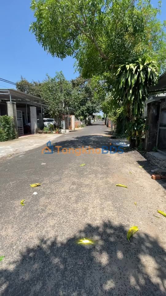 Đất Vàng Nguyễn Thị Minh Khai Chư Sê - 357m² Sổ Đỏ TC - Giá 2.3 Tỷ