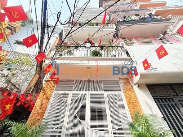 Nhà Góc Hoàng Hoa Thám, Ba Đình 31m² - 4 Tầng, Oto Đỗ Cửa, Sổ Nở Hậu