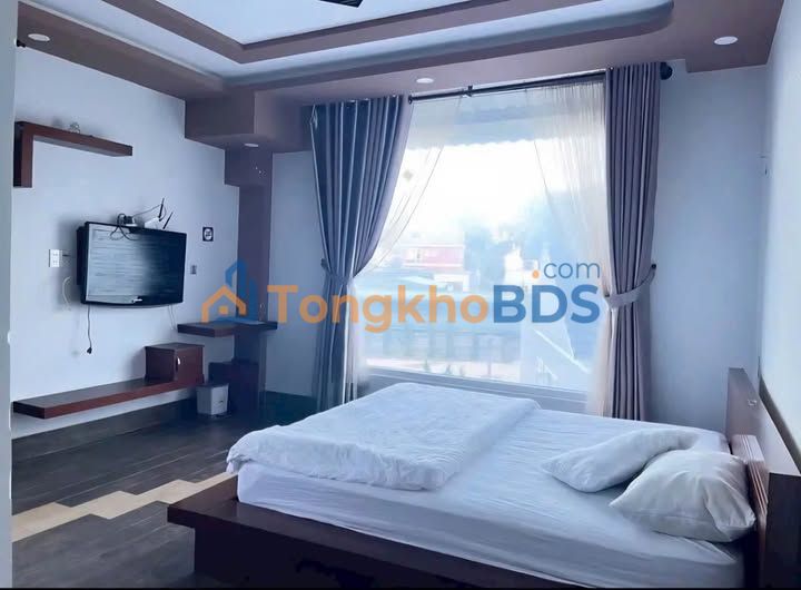 Biệt Thự Sân Vườn Đà Lạt - 365m² Mặt Tiền Hàn Thuyên, P5 - Giá 29 Tỷ