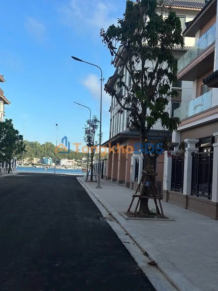 Nhà Phố Liền Kề Vinhomes Nha Trang - 63m² - 50m ra biển - 11.15 Tỷ