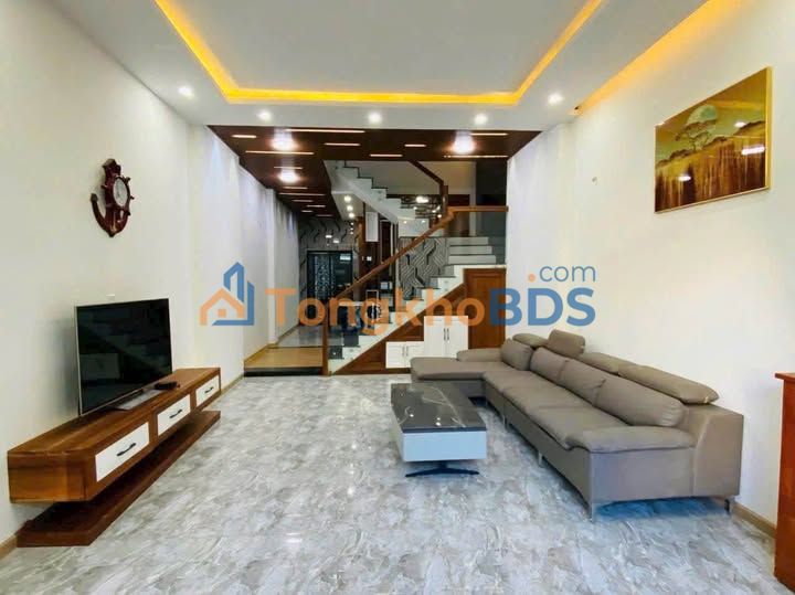 Nhà 3 Tầng Mặt Tiền Nguyễn Huy Tự Đà Nẵng - 80m² - 5 Phút Ra Biển