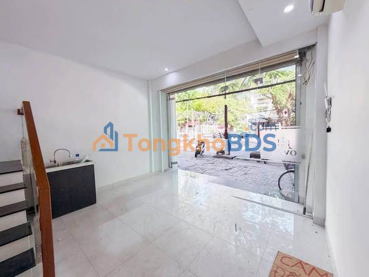 Nhà mặt tiền Lê Lợi Đà Nẵng 145m² 20 triệu - Sẵn sàng kinh doanh