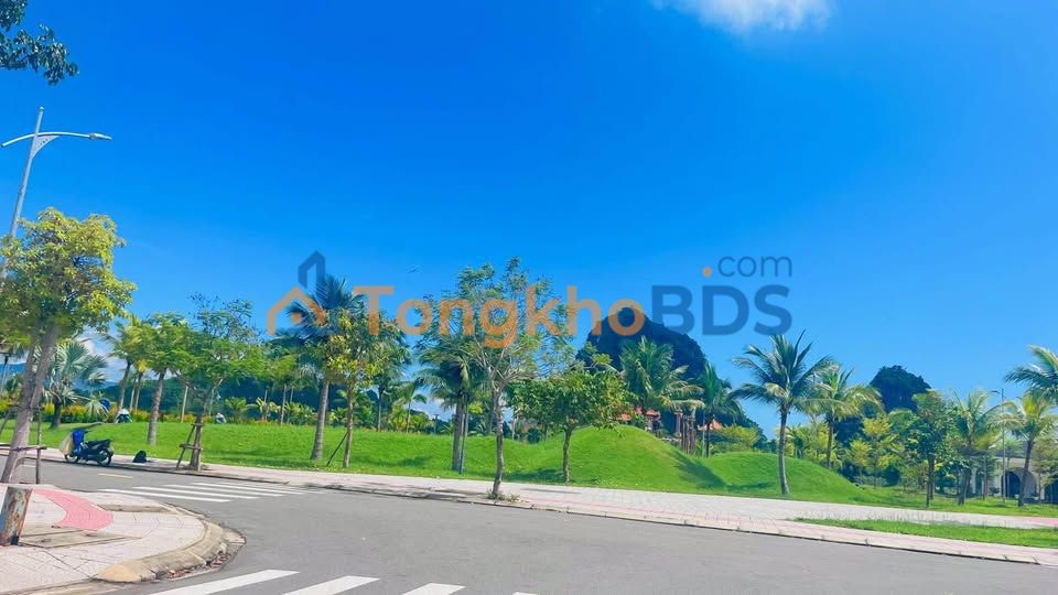 Đất nền Đầm Sen 100m² hướng Đông Nam - Giá 5.4 tỷ, gần công viên