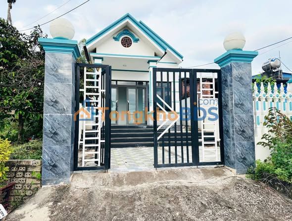 Nhà 130m² Tặng Kèm Sổ Hồng, 3PN Đường Ô Tô Tránh Nhau - TT Nhã Nam, Bắc Giang