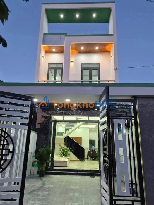 Nhà Sổ Riêng Bình Chuẩn - 125m², 4PN, Sân Hơi 7 Chỗ - Giá 3.8 Tỷ TL