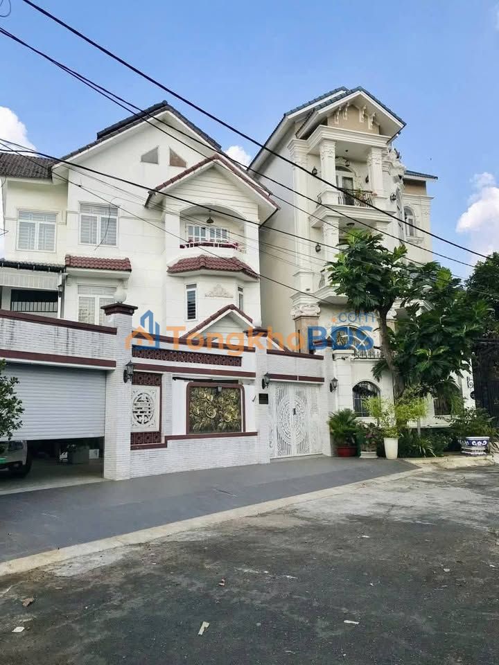 Nhà Riêng Cầu Giấy 150m² 4 Tầng - Sổ Vuông Nở Hậu Đẹp